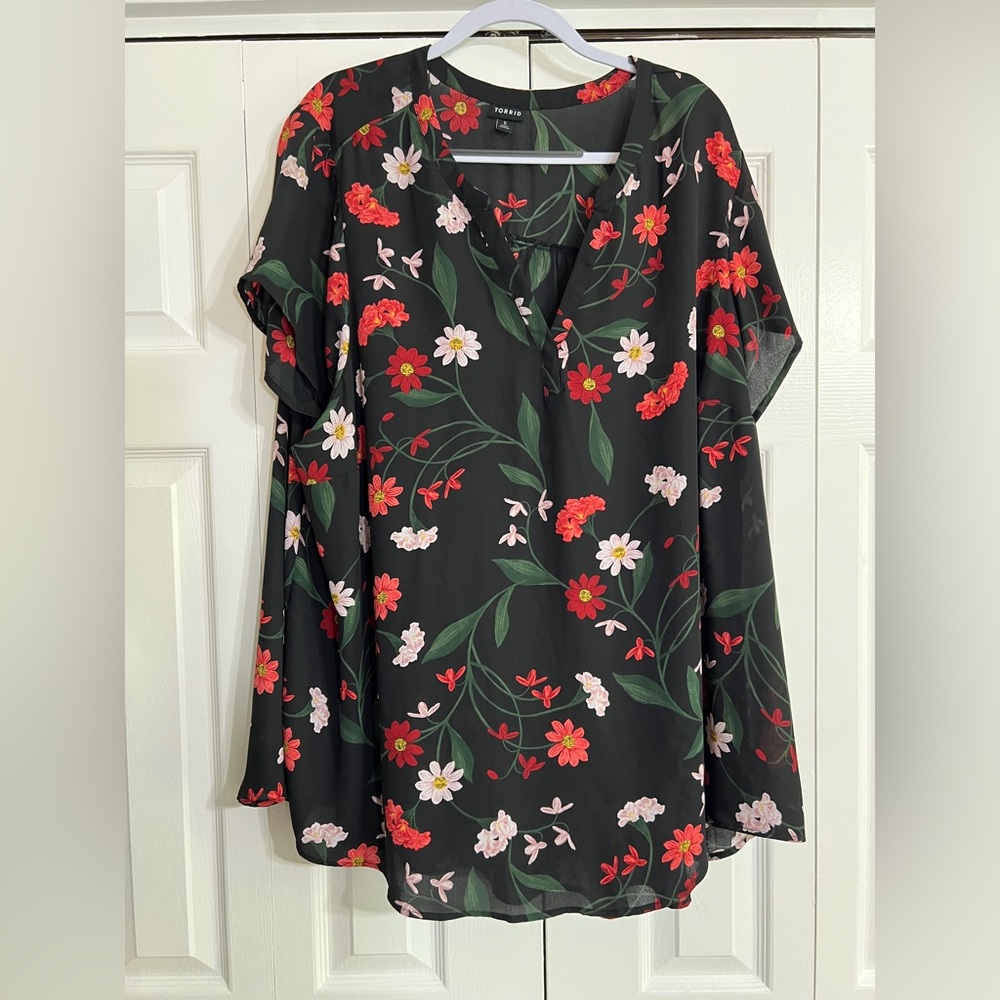 Torrid Black Blouse with Red and White Floral Design